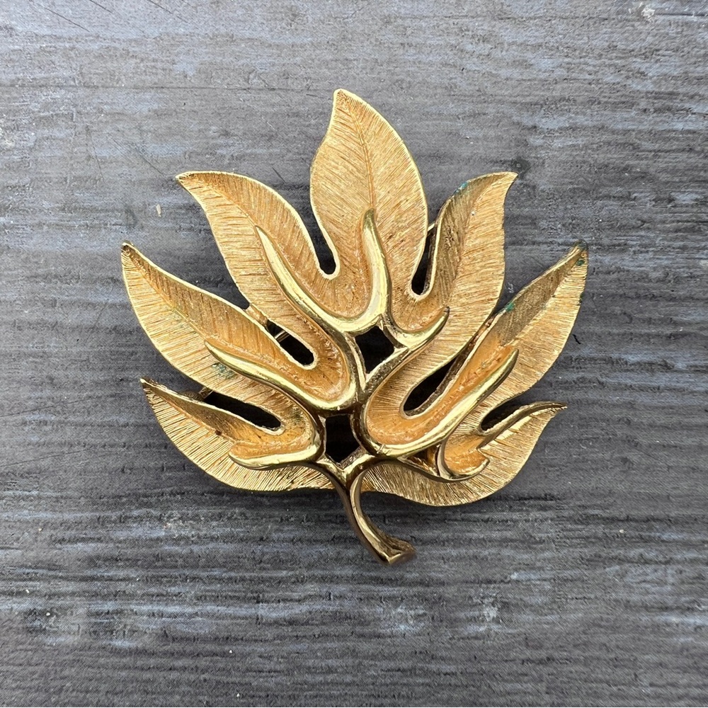 Vintage Trifari Pin